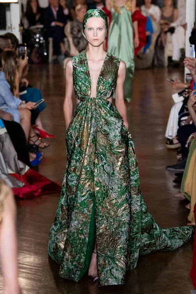 Look 57
